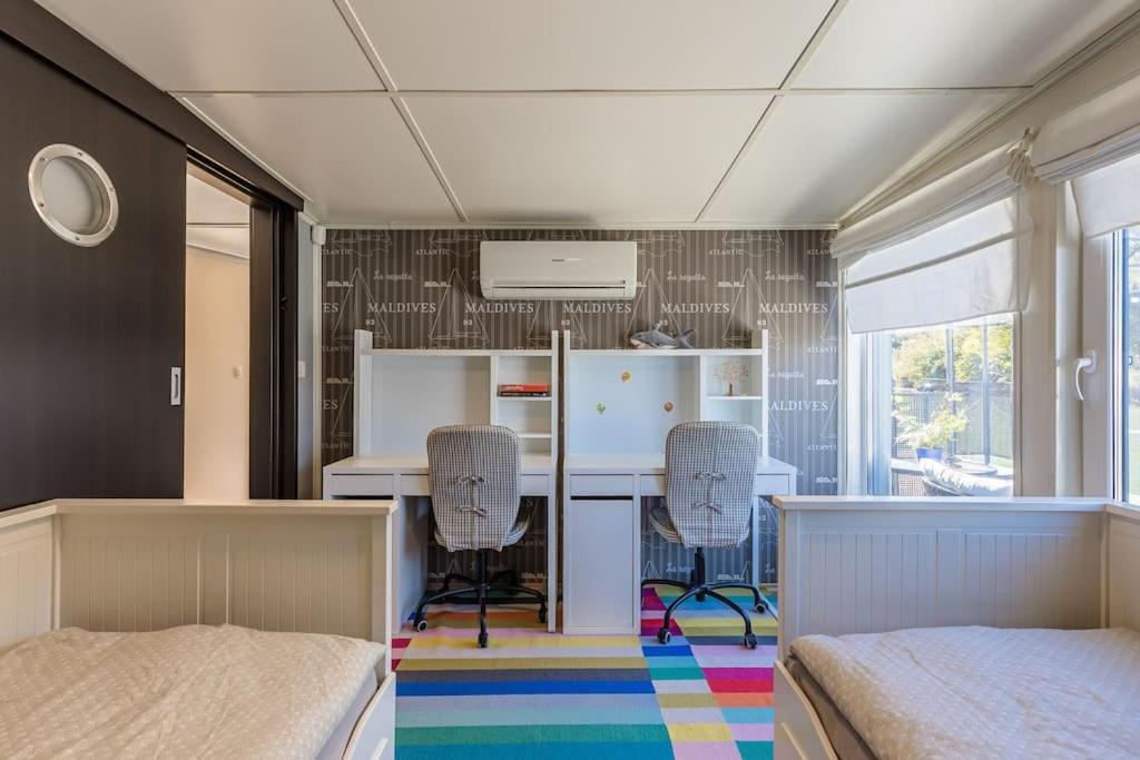 Ocarujuci Houseboat Na Dunaji Bratislava Ngoại thất bức ảnh