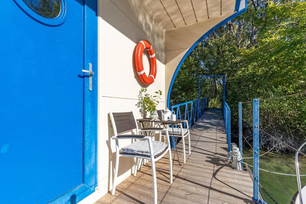 Ocarujuci Houseboat Na Dunaji Bratislava Ngoại thất bức ảnh