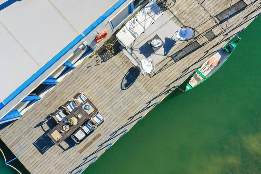 Ocarujuci Houseboat Na Dunaji Bratislava Ngoại thất bức ảnh